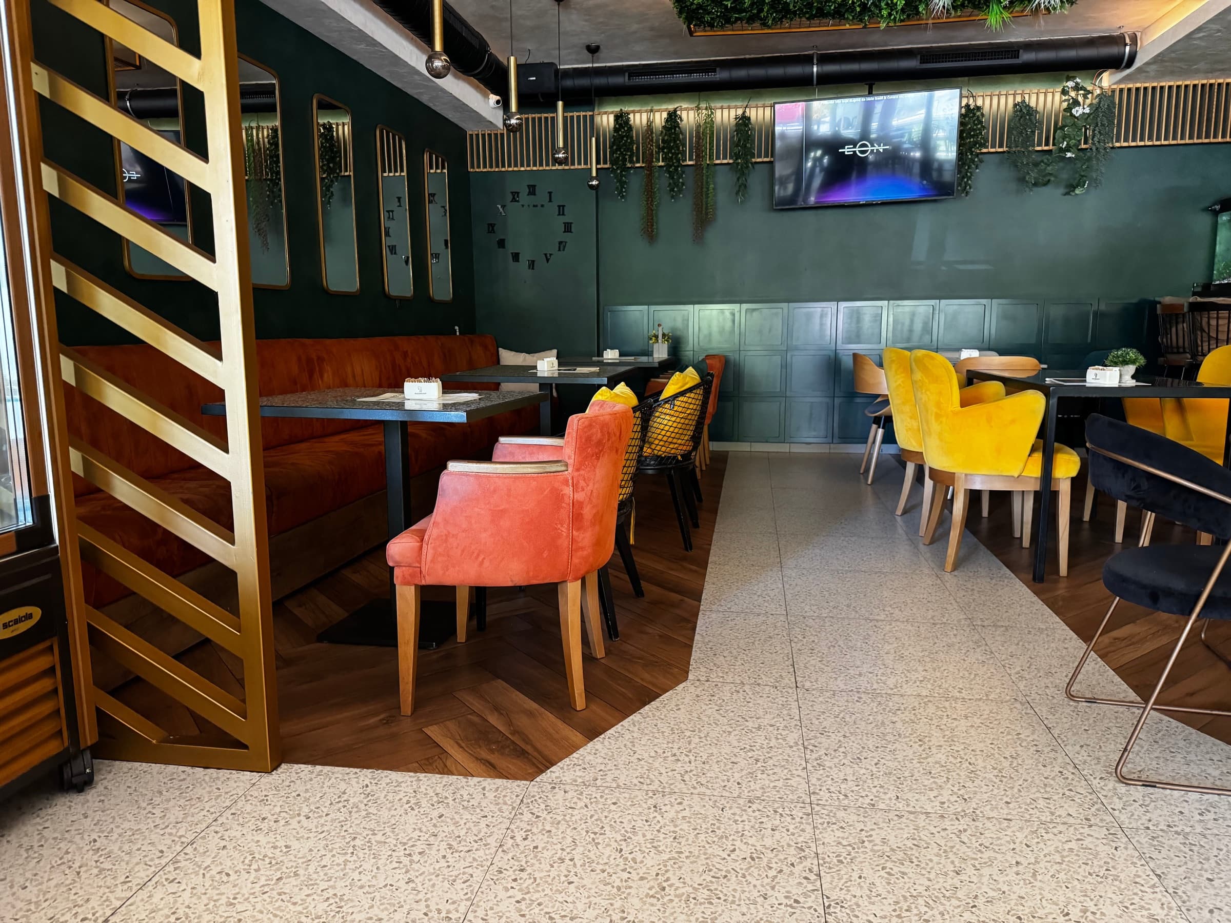 Premium lounge atmosfera u MOYI baru